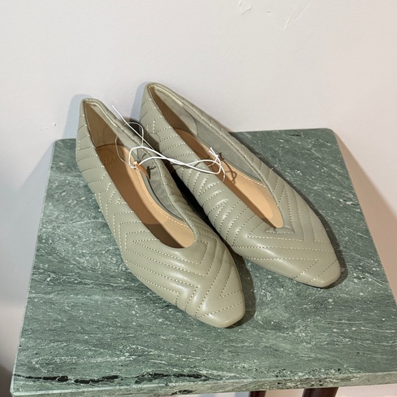 H&M Quilted Women's Flats in Light Green - Picture 1 of 10